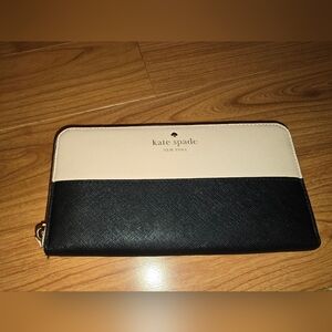 Kate Spade Black and Cream Wallet